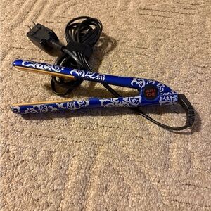 CHI ultra Blue and Gold Flat Iron